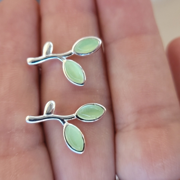 Silver Leaf Earrings Fresh Green (S925) - Picture 7 of 7